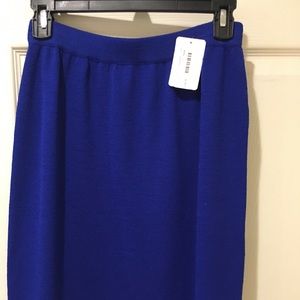 Women's Skirt By ST. JOHN's Collection